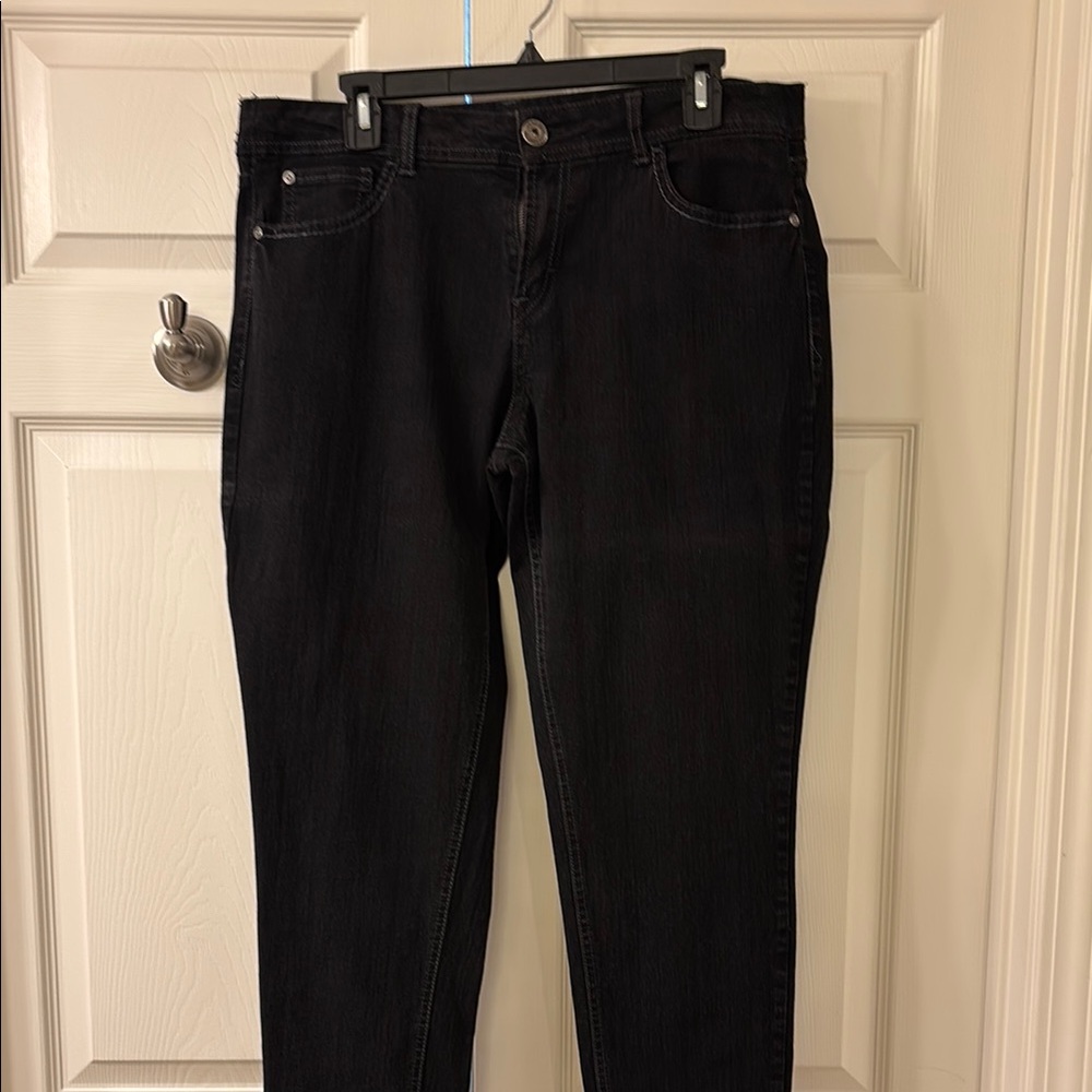 Jordache Black Straight Leg Jeans Classic Style